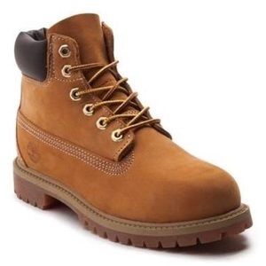 Timberland Classic Boot in Wheat SIZE 5.5 Women’s